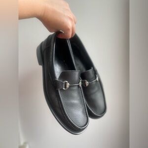Tommy Bahama men’s black loafers with bite size 10 M